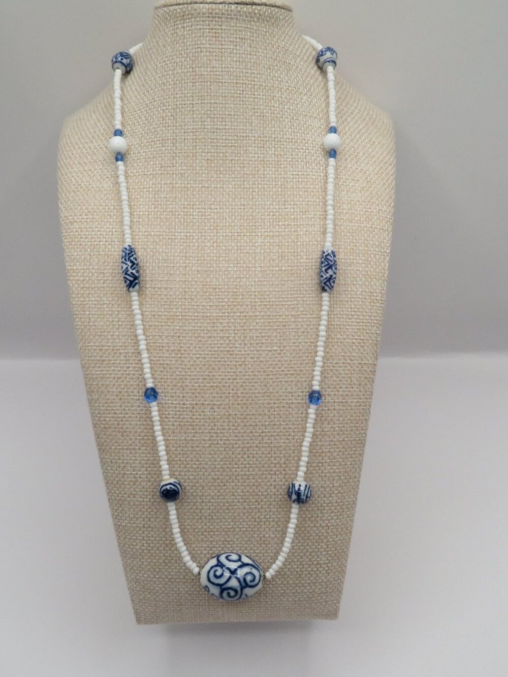 Vintage Chinese Blue & White Porcelain Glass Beaded Necklace